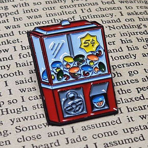 Vintage Claw Pop Up Toy Candy Gum Ball Red Machine Lapel Pin Brooch 5 Cent Retro - Picture 3 of 10